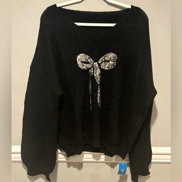 Women's Holiday Black Top with Silver Stunning sequence Bow - Size XL NWT - Picture 9 of 16